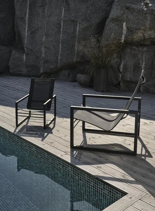 Vevi barnstol Svart/Antracit, en produkt av hög kvalitet till bra pris från Ulfåsa möbler