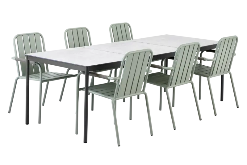 Innes karmstol Dusty Green, en produkt av hög kvalitet till bra pris från Ulfåsa möbler