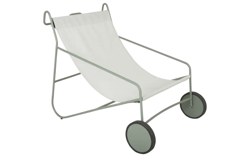 Poul Chair loungefåtölj Dusty green/Off-white, en produkt av hög kvalitet till bra pris från Ulfåsa möbler