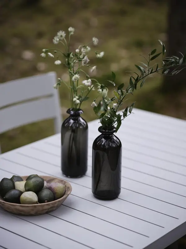 Bigby matbord Light Grey, en produkt av hög kvalitet till bra pris från Ulfåsa möbler