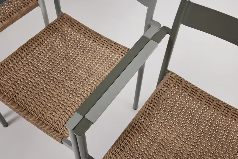 DK matstol Dusty Green/Natur, en produkt av hög kvalitet till bra pris från Ulfåsa möbler