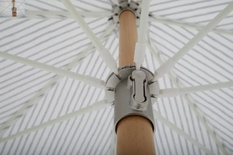 Gatsby parasoll Grey Stripe, en produkt av hög kvalitet till bra pris från Ulfåsa möbler