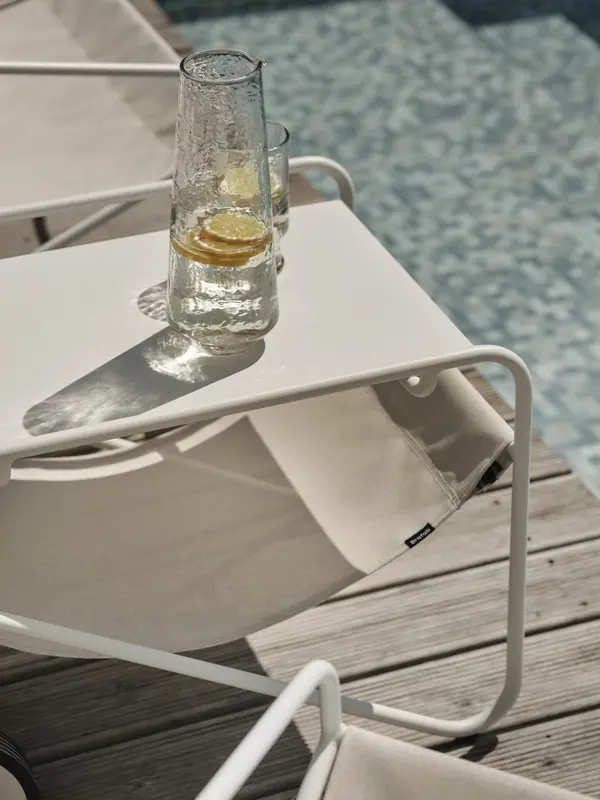 Poul Table sidobord Vit/Off-white, en produkt av hög kvalitet till bra pris från Ulfåsa möbler