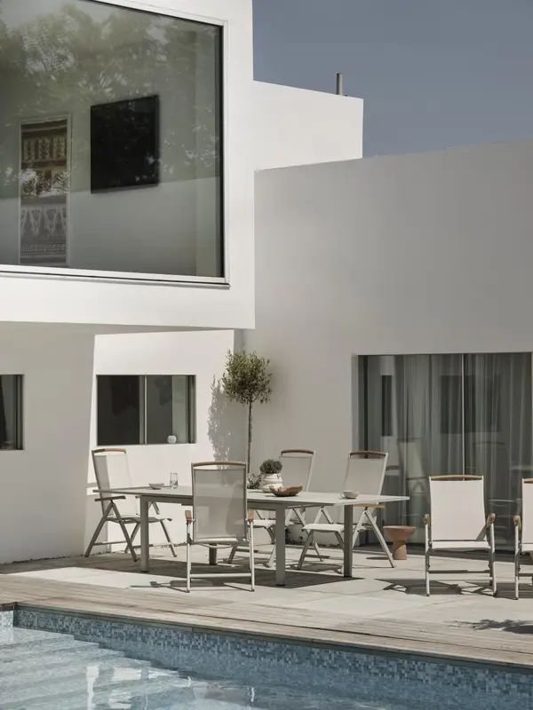 Andy positionsstol Light Grey/Off-White, en produkt av hög kvalitet till bra pris från Ulfåsa möbler