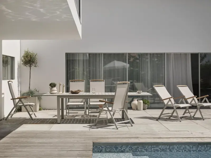 Andy positionsstol Light Grey/Off-White, en produkt av hög kvalitet till bra pris från Ulfåsa möbler