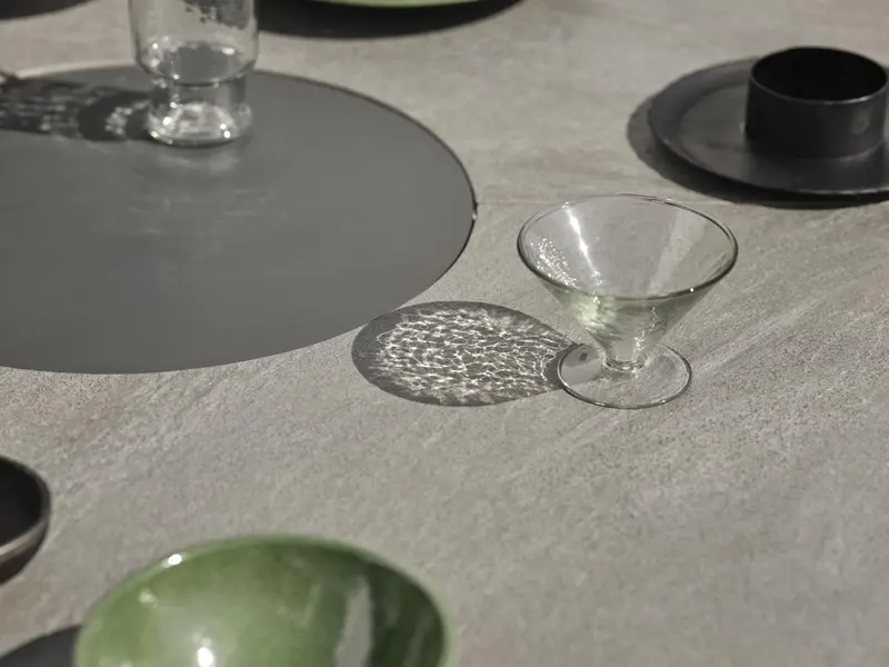 Kenora matbord Antracit/Grå, en produkt av hög kvalitet till bra pris från Ulfåsa möbler