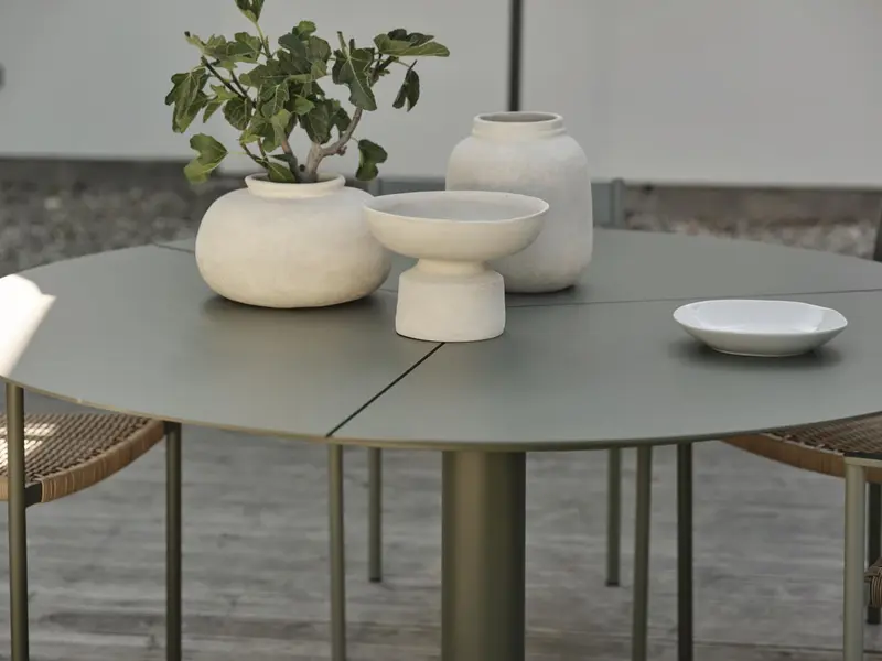 Peace matbord Nordic Green, en produkt av hög kvalitet till bra pris från Ulfåsa möbler