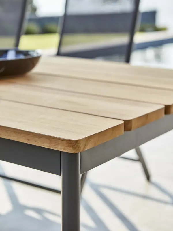 Nox matbord Antracit/Teak, en produkt av hög kvalitet till bra pris från Ulfåsa möbler