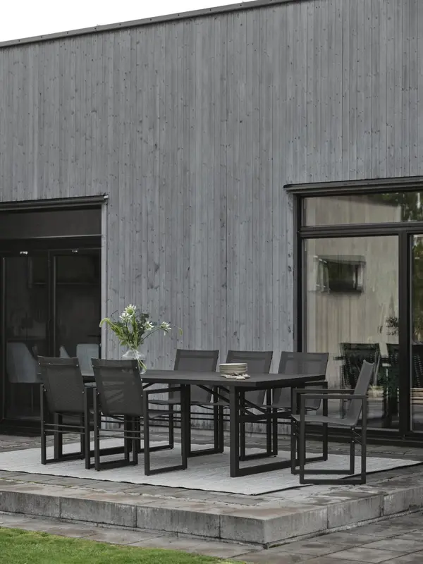 Vevi matstol Svart/svart, en produkt av hög kvalitet till bra pris från Ulfåsa möbler