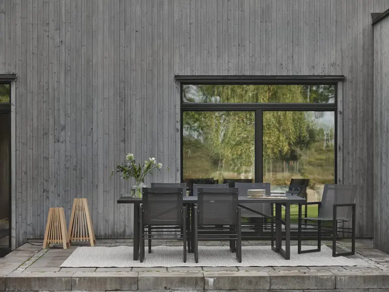 Vevi matstol Svart/svart, en produkt av hög kvalitet till bra pris från Ulfåsa möbler