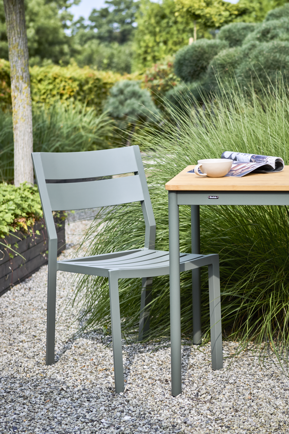 Delia matstol Nordic Green, en produkt av hög kvalitet till bra pris från Ulfåsa möbler