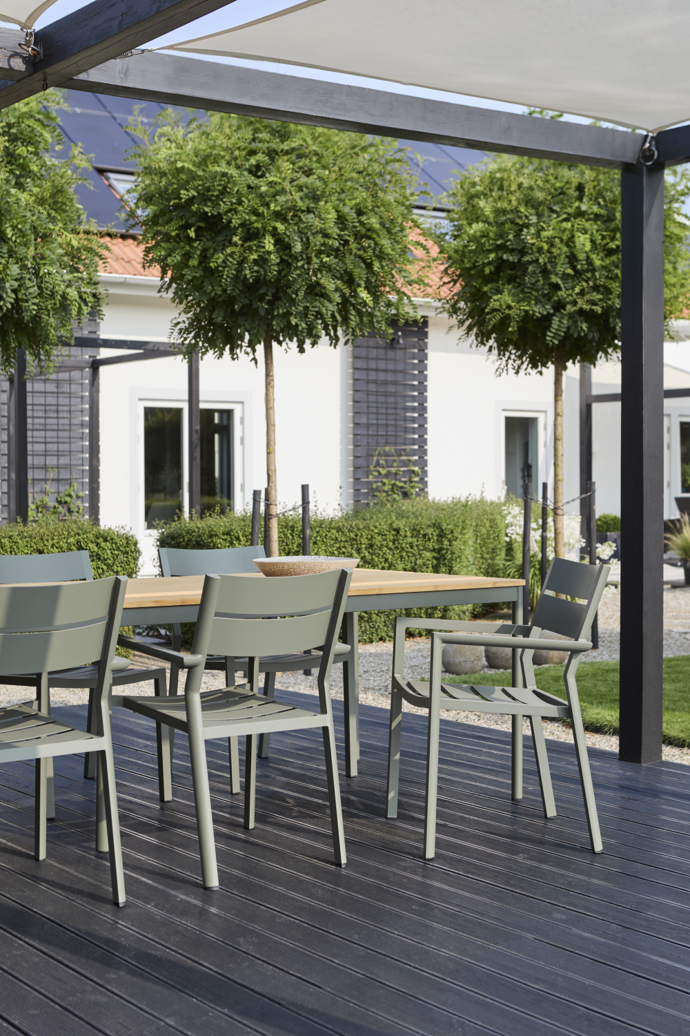 Delia karmstol Nordic Green, en produkt av hög kvalitet till bra pris från Ulfåsa möbler