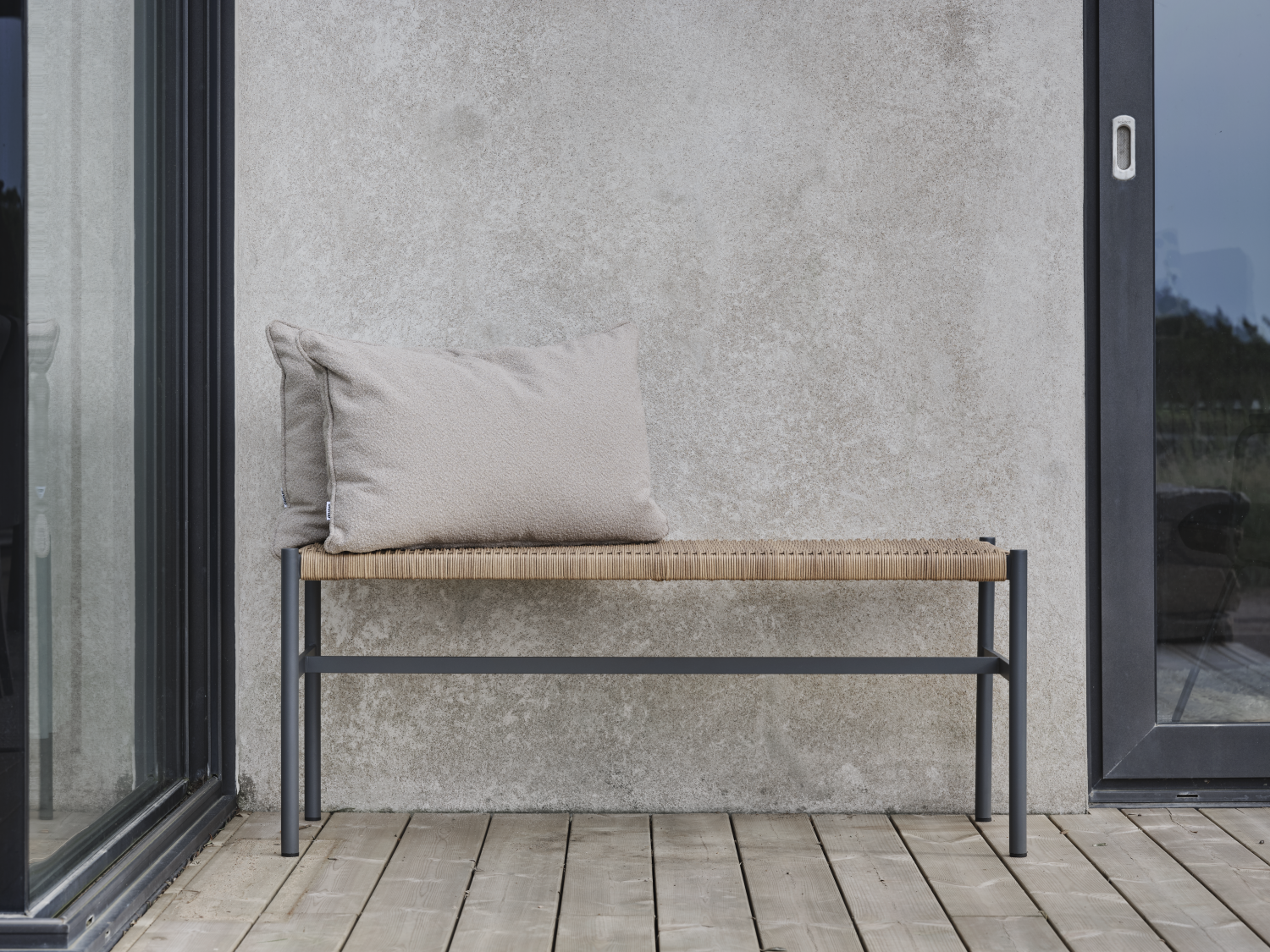 DK bänk Antracit/Natur, en produkt av hög kvalitet till bra pris från Ulfåsa möbler