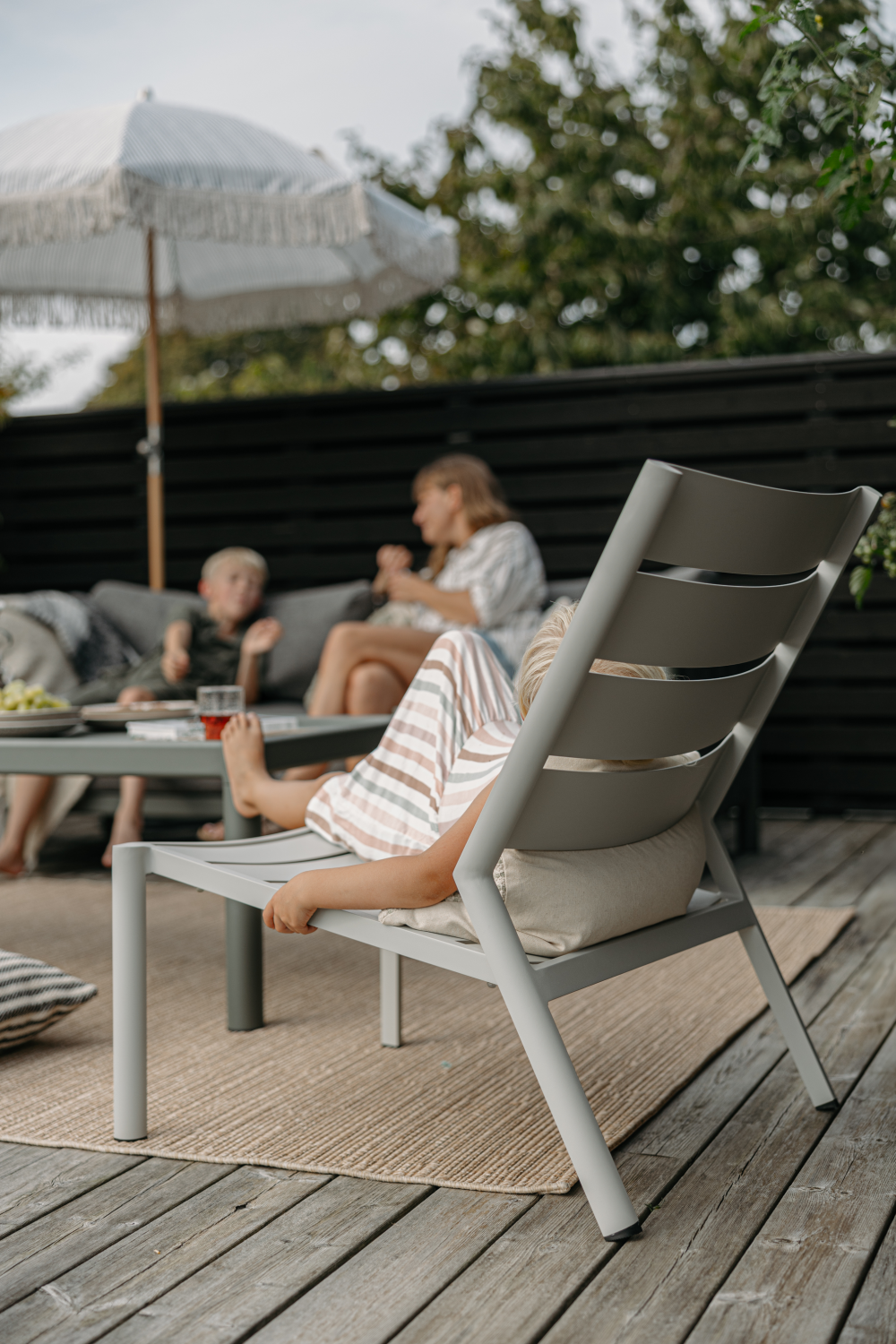 Delia loungefåtölj Light Grey, en produkt av hög kvalitet till bra pris från Ulfåsa möbler