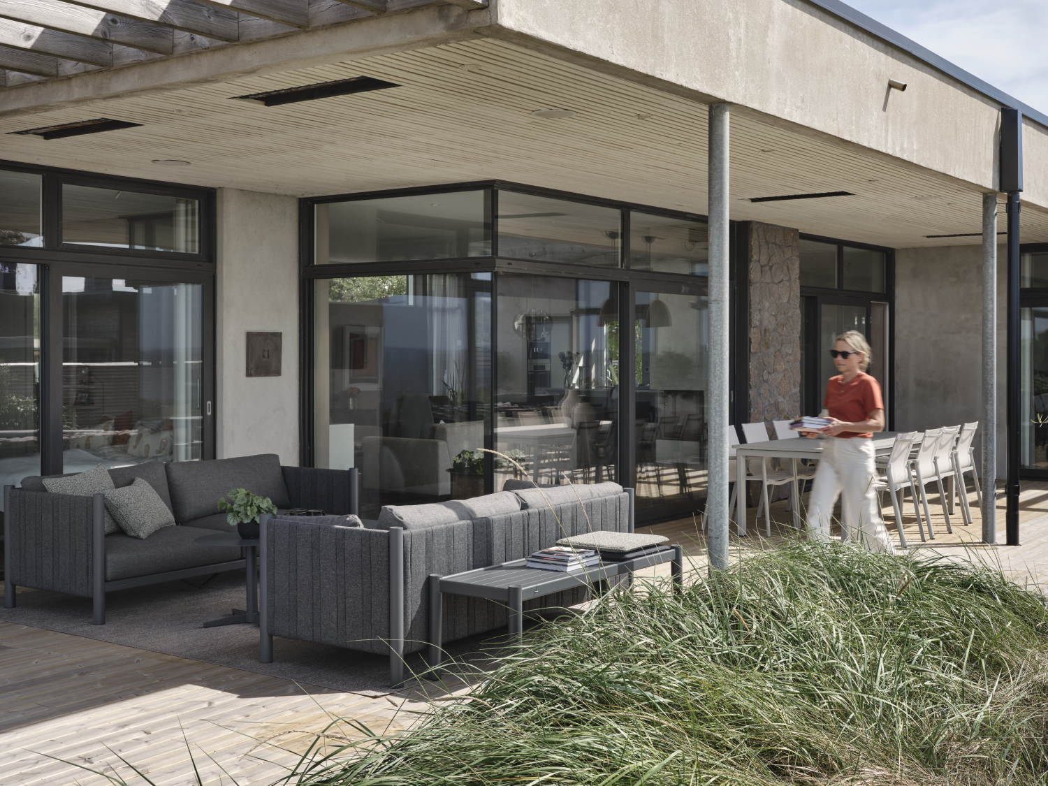 Lomma XL matbord Light Grey, en produkt av hög kvalitet till bra pris från Ulfåsa möbler