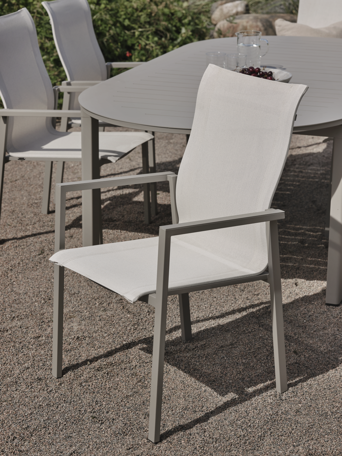 Comfy karmstol Khaki/Off-white, en produkt av hög kvalitet till bra pris från Ulfåsa möbler