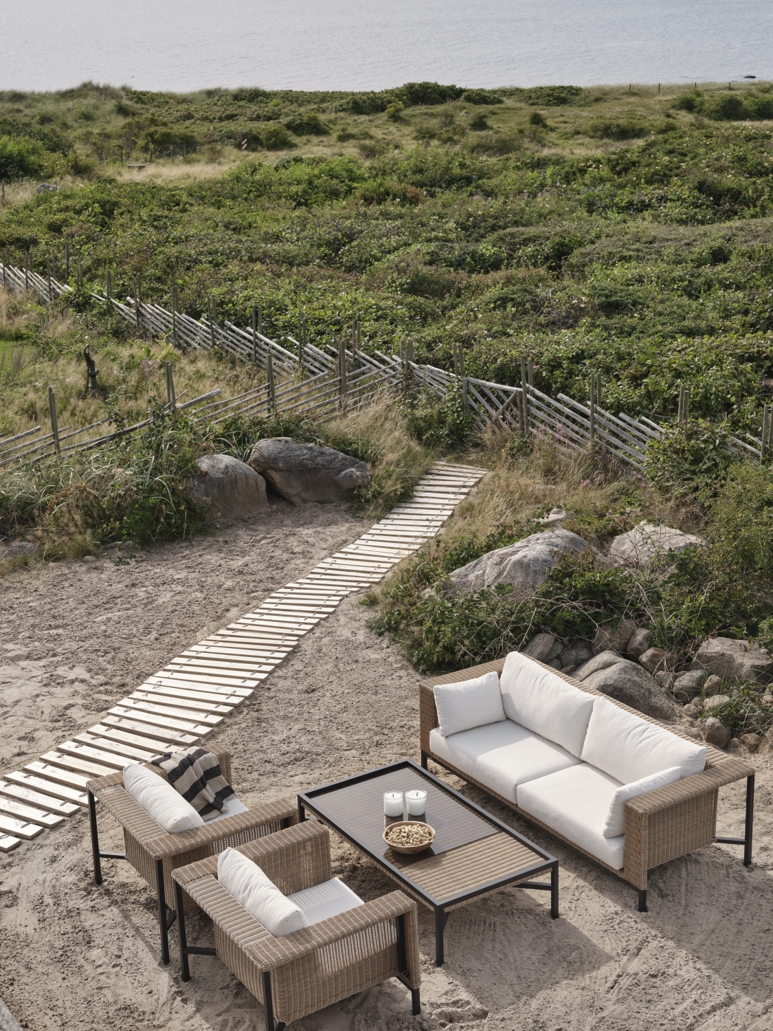 Shell soffbord Rustik/Svart, en produkt av hög kvalitet till bra pris från Ulfåsa möbler