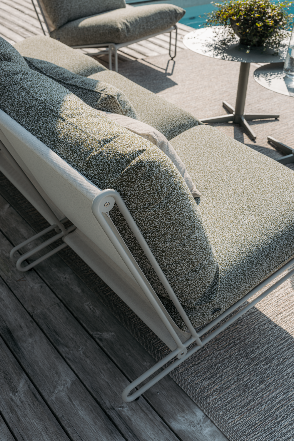 Blixt loungefåtölj Light Grey/Teddy Verde, en produkt av hög kvalitet till bra pris från Ulfåsa möbler