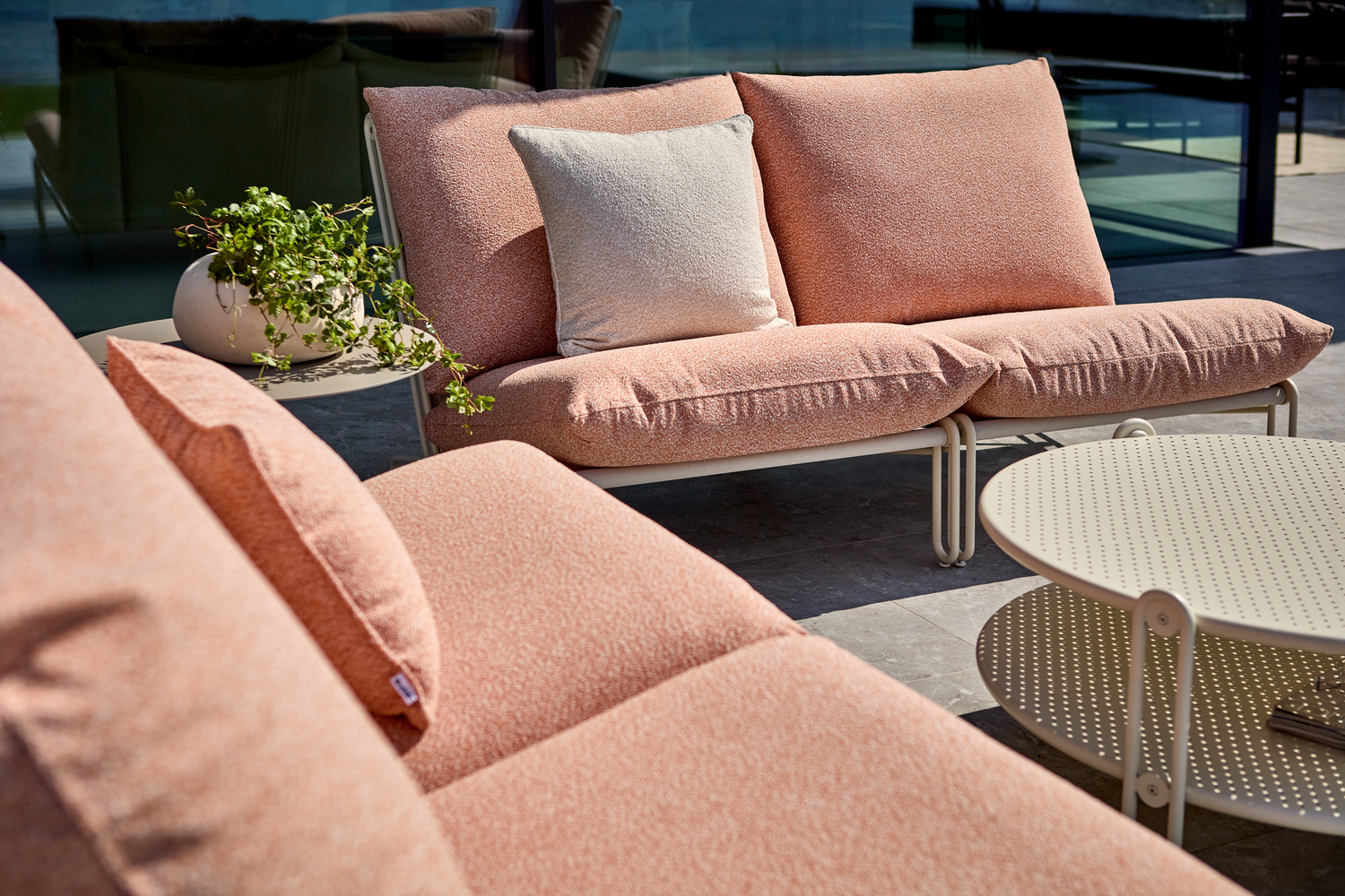 Blixt soffbord Pearl white, en produkt av hög kvalitet till bra pris från Ulfåsa möbler