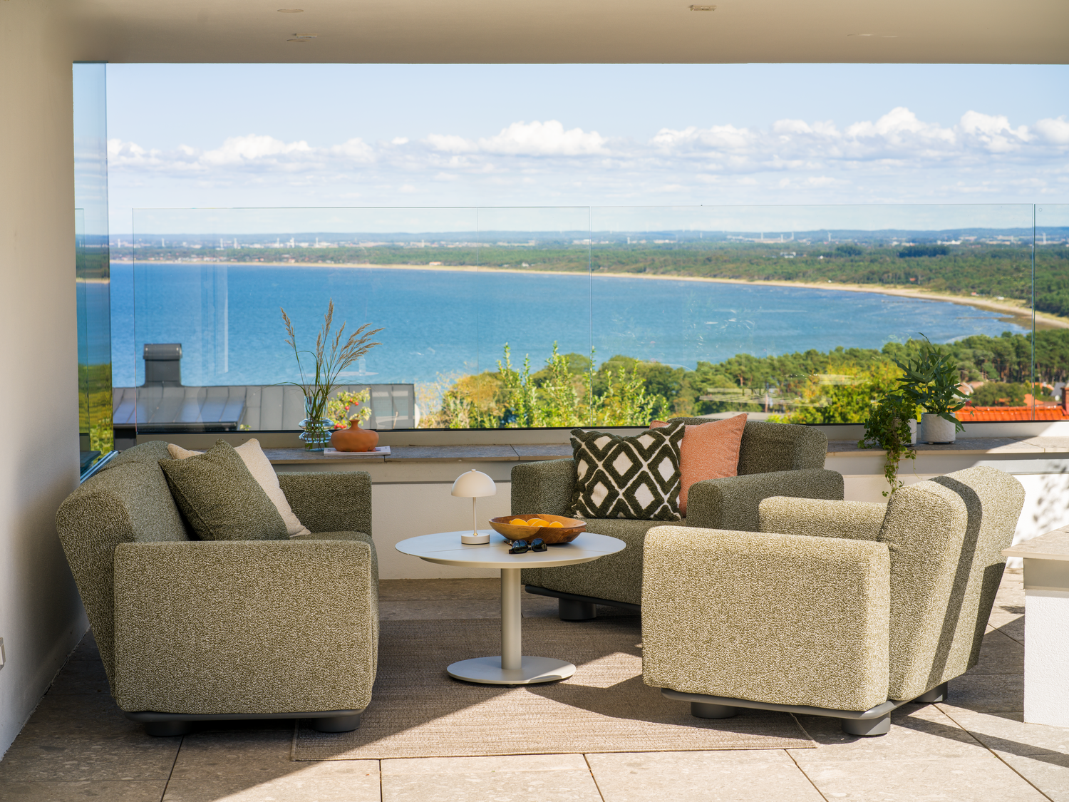 Peace soffbord Light Grey, en produkt av hög kvalitet till bra pris från Ulfåsa möbler