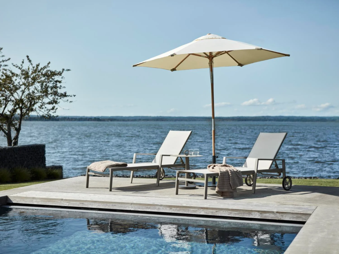 Trieste parasoll Natur/Off-White, en produkt av hög kvalitet till bra pris från Ulfåsa möbler