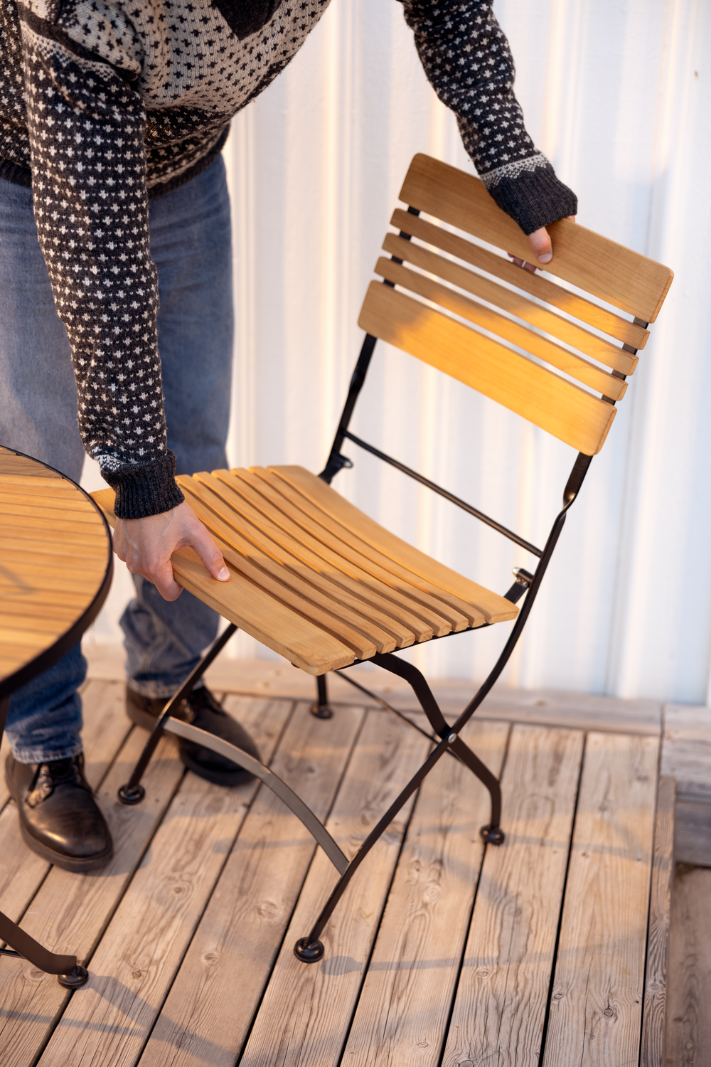 Brewer matstol Svart/teak, en produkt av hög kvalitet till bra pris från Ulfåsa möbler