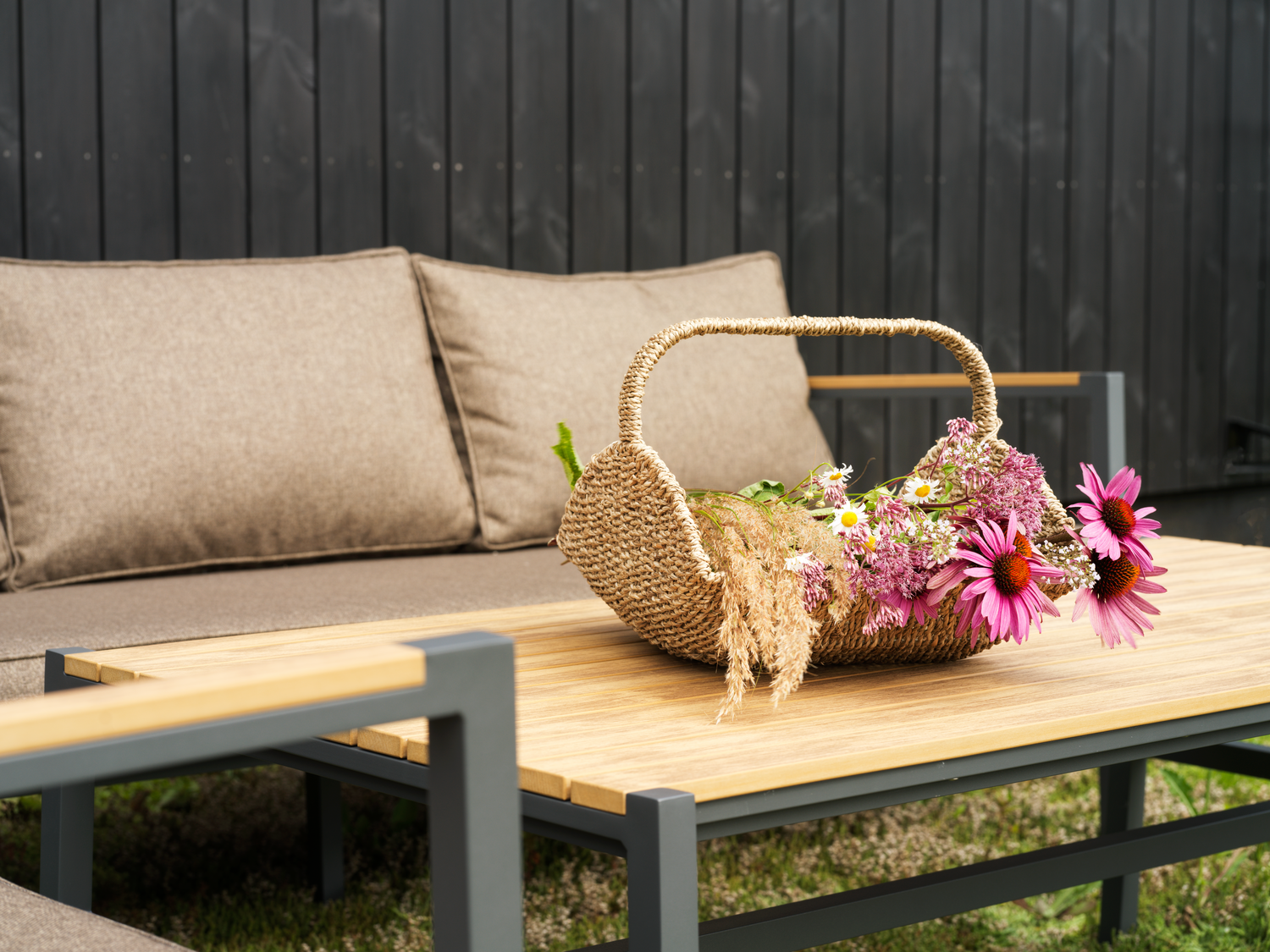 Cap soffgrupp Antracit/Brun, en produkt av hög kvalitet till bra pris från Ulfåsa möbler