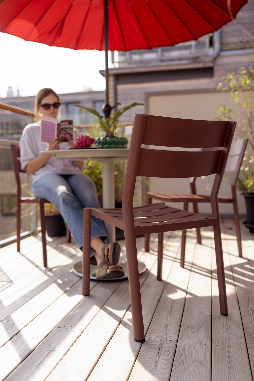 Delia matstol Zin Red, en produkt av hög kvalitet till bra pris från Ulfåsa möbler