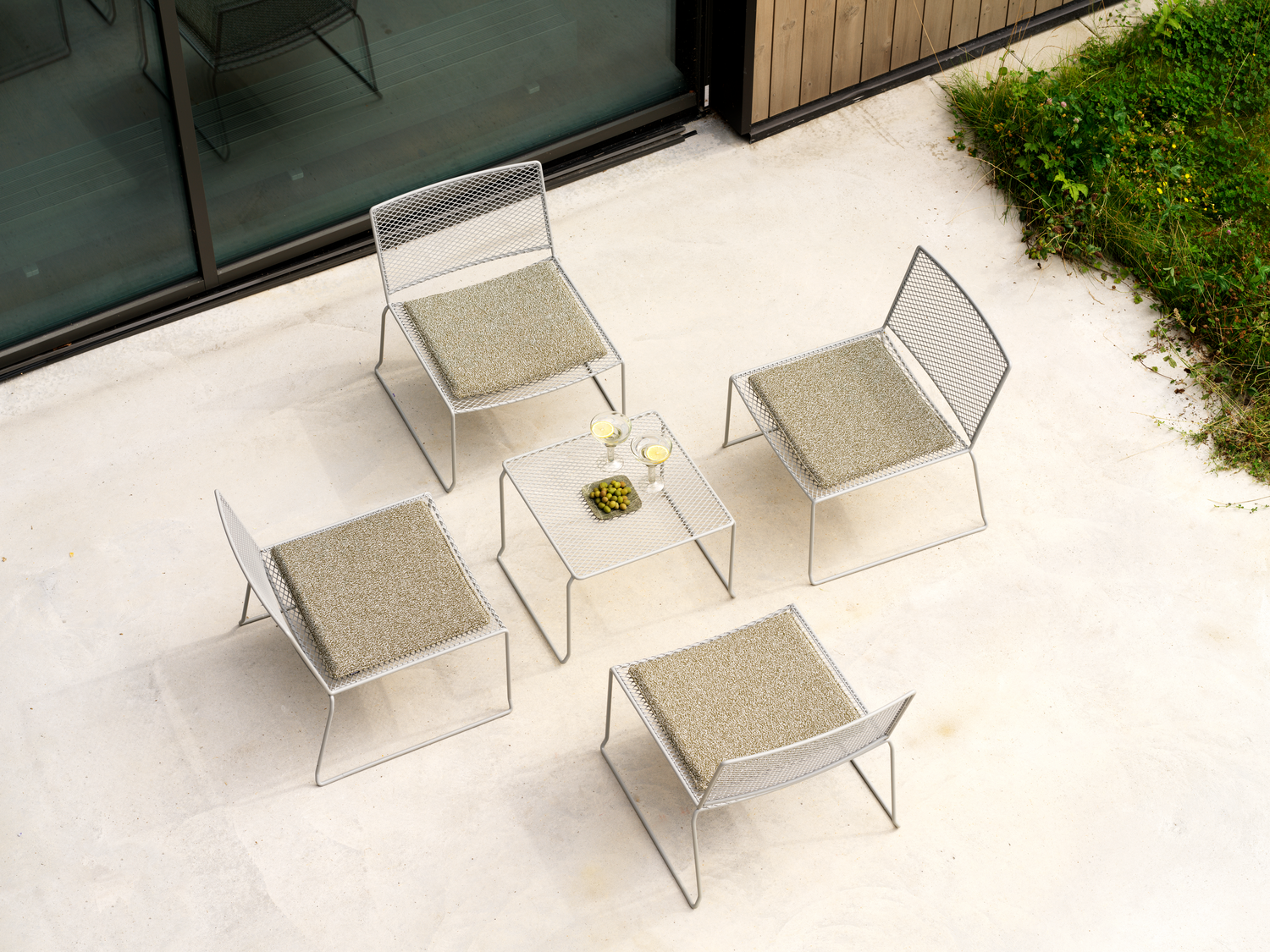 Haru sidobord Slate Grey, en produkt av hög kvalitet till bra pris från Ulfåsa möbler