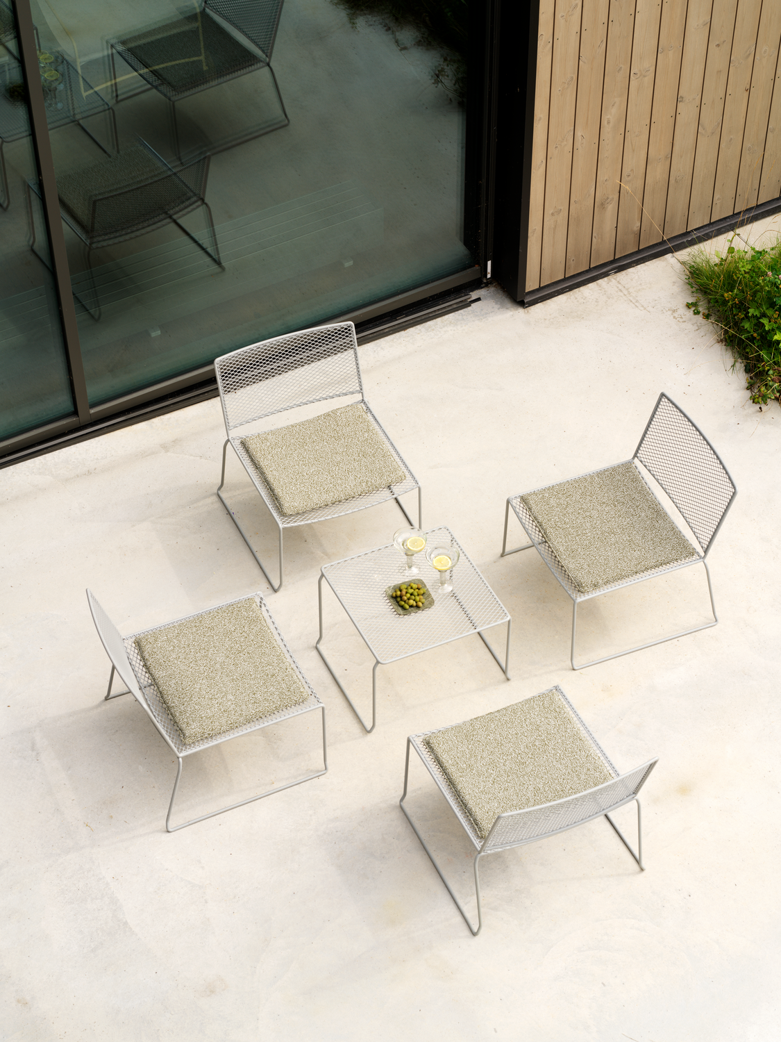 Haru loungefåtölj Slate Grey, en produkt av hög kvalitet till bra pris från Ulfåsa möbler