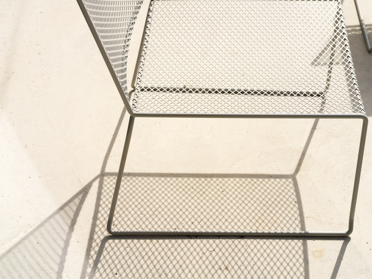 Haru loungefåtölj Slate Grey, en produkt av hög kvalitet till bra pris från Ulfåsa möbler