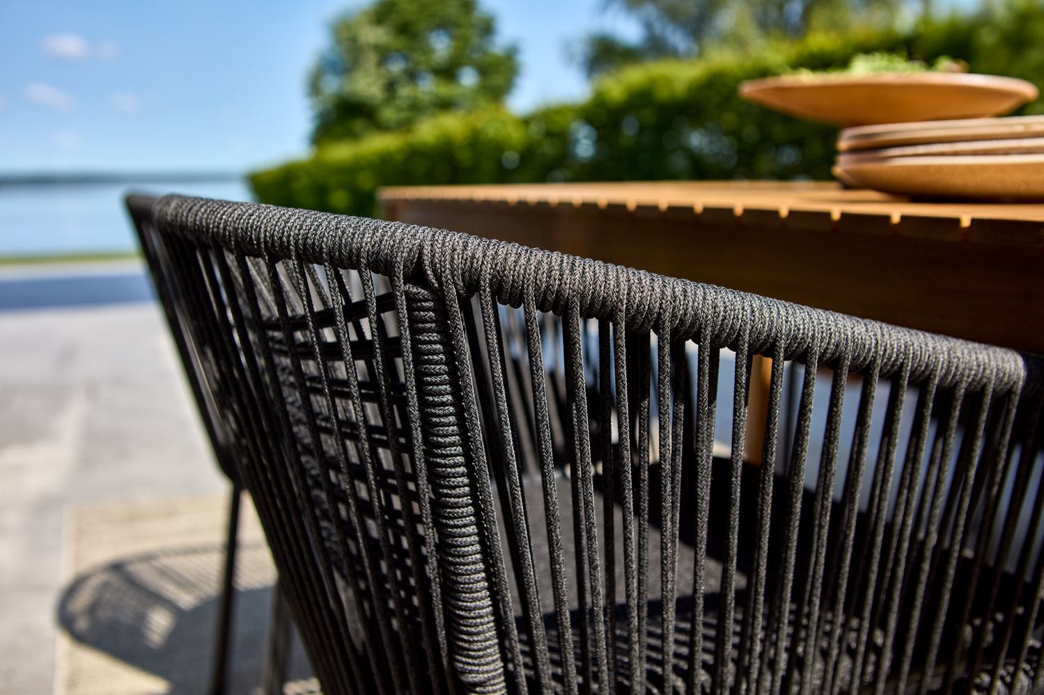 Delta karmstol Svart/Teddy Black, en produkt av hög kvalitet till bra pris från Ulfåsa möbler