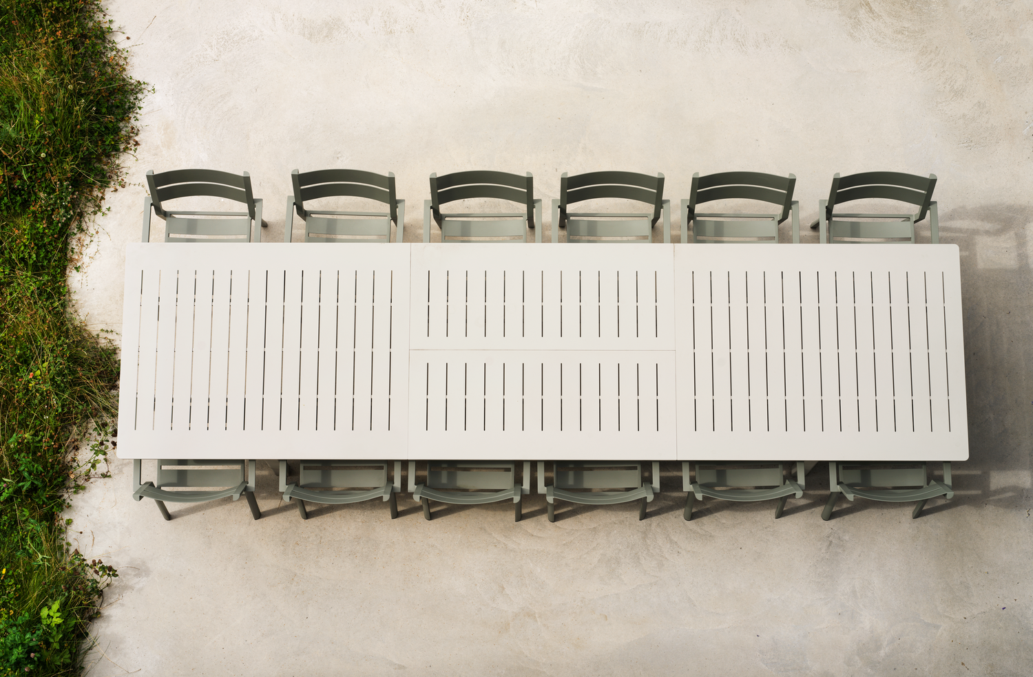 Lomma XL matbord Light Grey, en produkt av hög kvalitet till bra pris från Ulfåsa möbler