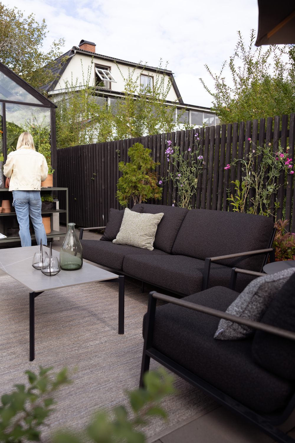 Hallavara soffbord Svart/grå, en produkt av hög kvalitet till bra pris från Ulfåsa möbler