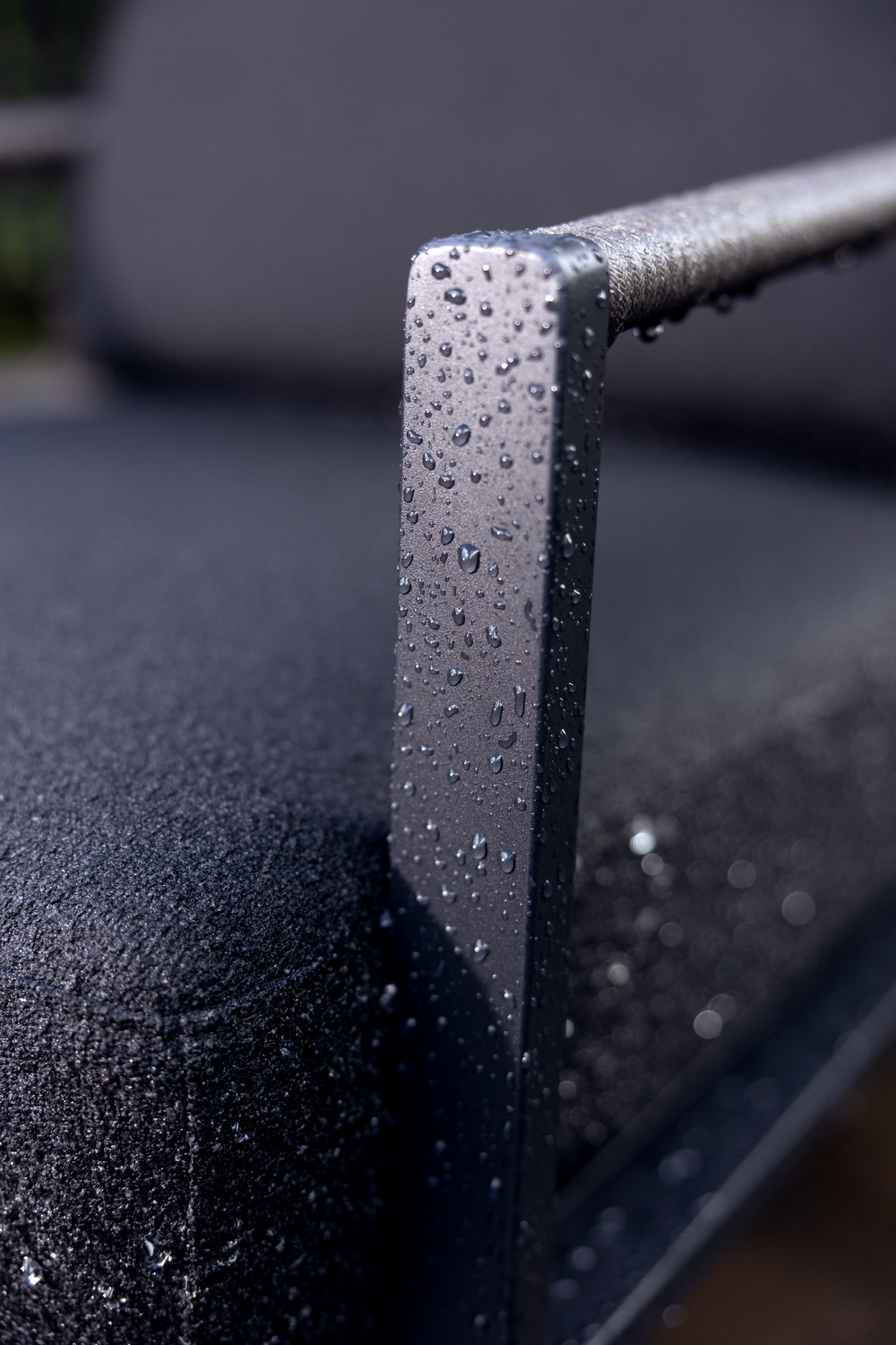 Lyra fåtölj Svart/Teddy Black, en produkt av hög kvalitet till bra pris från Ulfåsa möbler