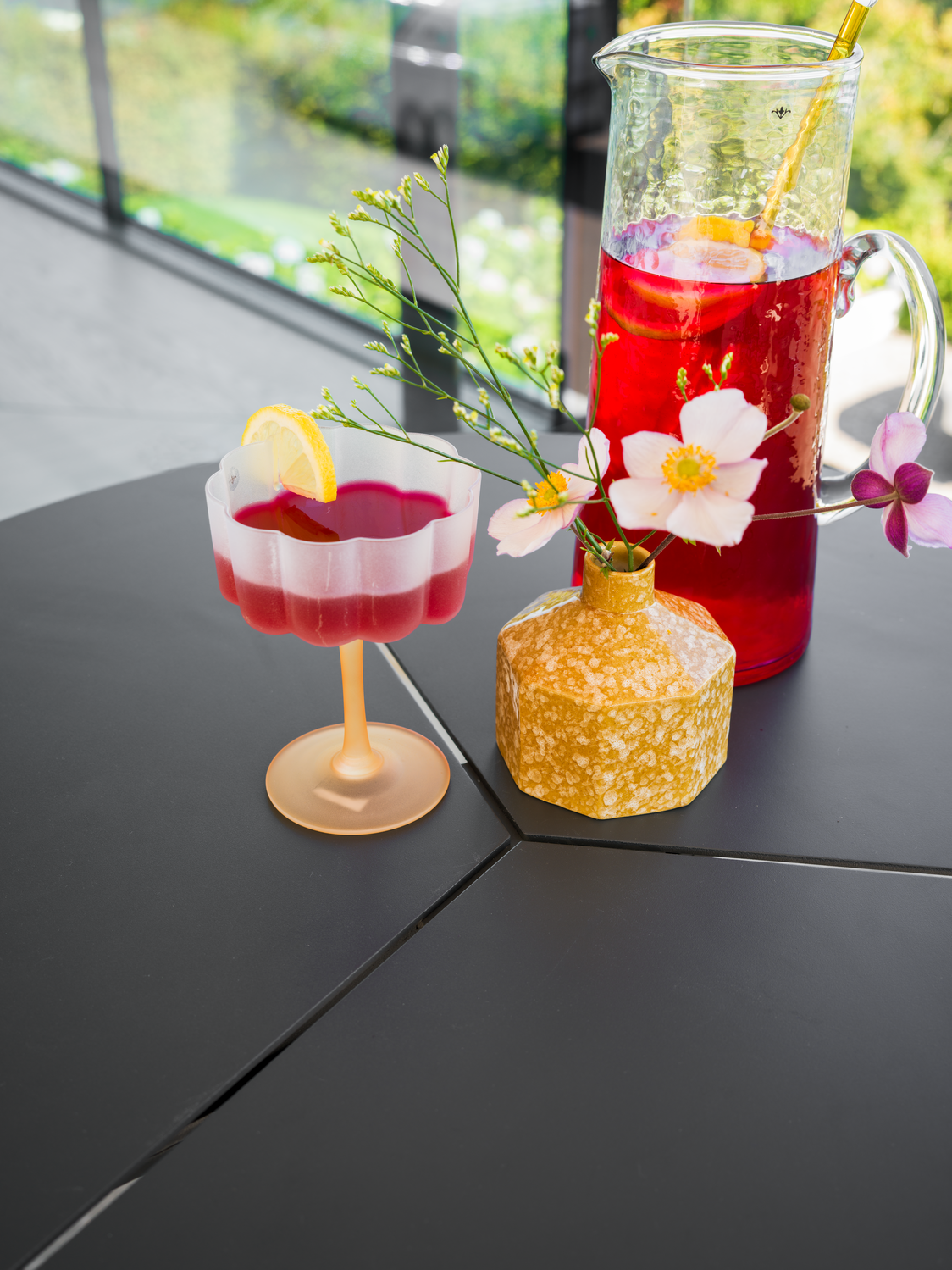 Peace barbord Antracit, en produkt av hög kvalitet till bra pris från Ulfåsa möbler