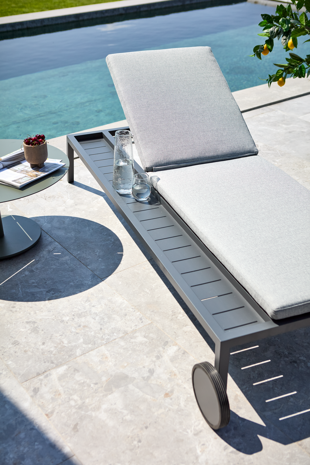 Samvaro vilsäng Antracit/Pearl Grey, en produkt av hög kvalitet till bra pris från Ulfåsa möbler