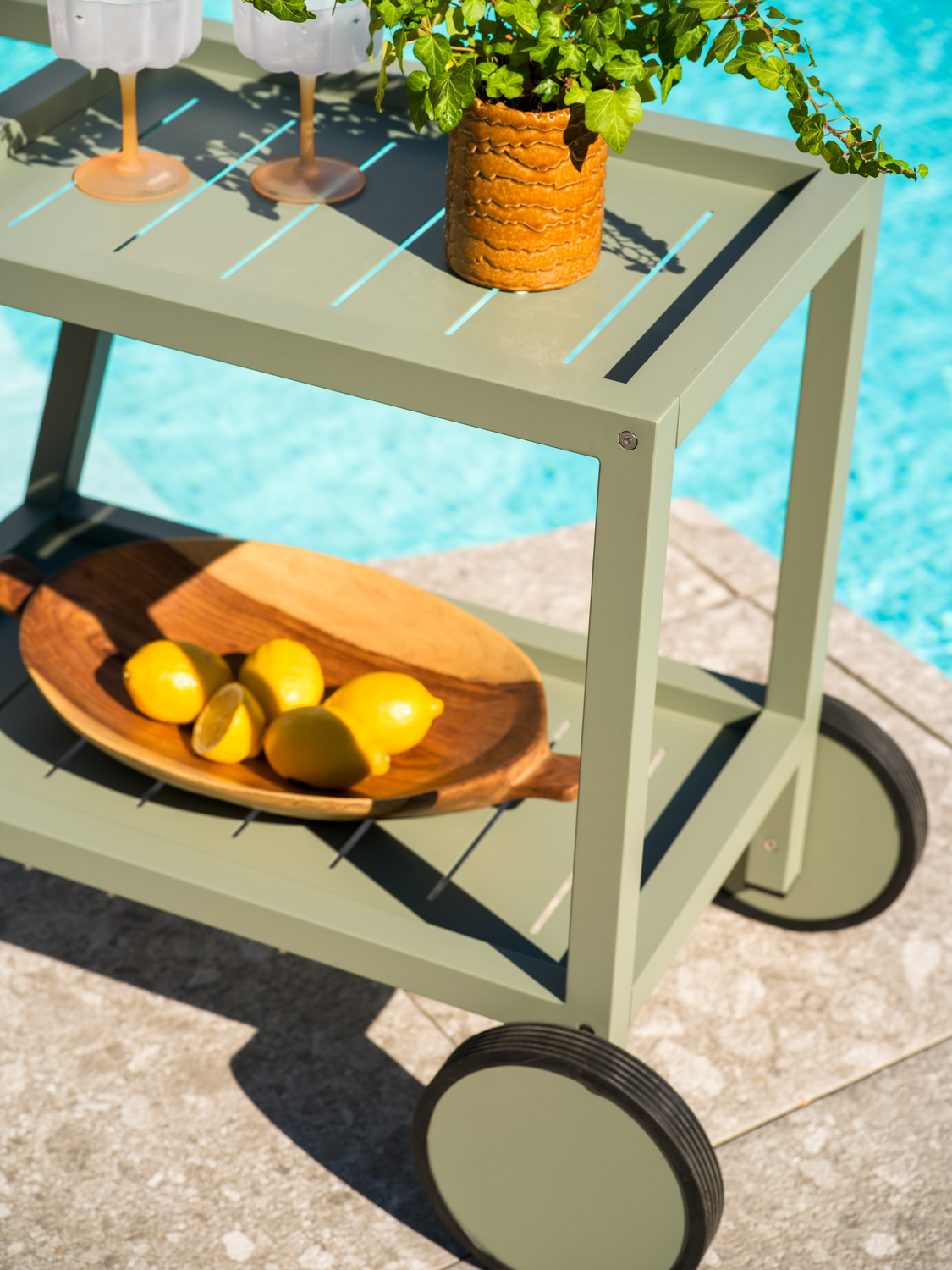 Samvaro serveringsvagn Dusty Green, en produkt av hög kvalitet till bra pris från Ulfåsa möbler