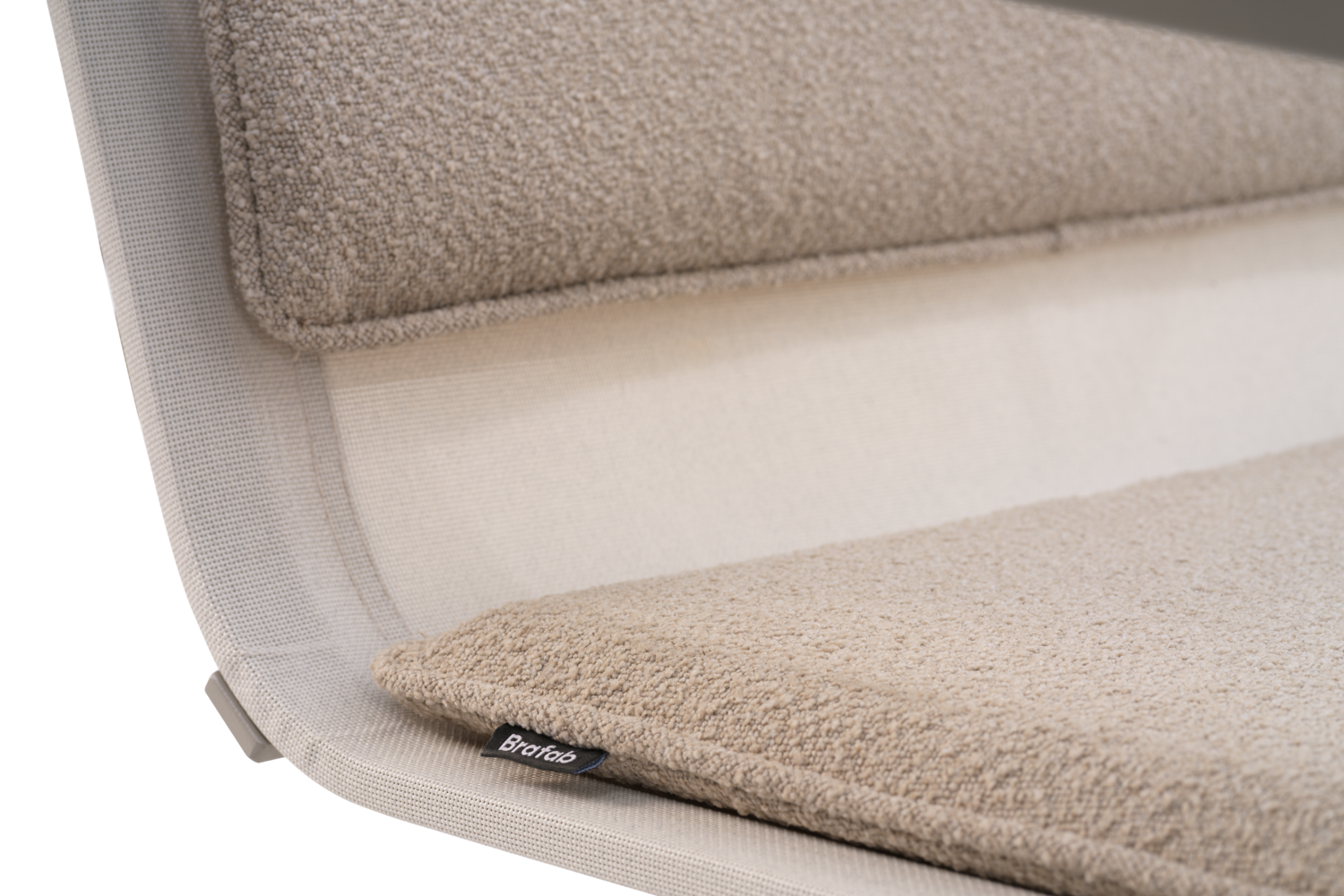 Soro loungefåtölj Khaki/Teddy Beige, en produkt av hög kvalitet till bra pris från Ulfåsa möbler