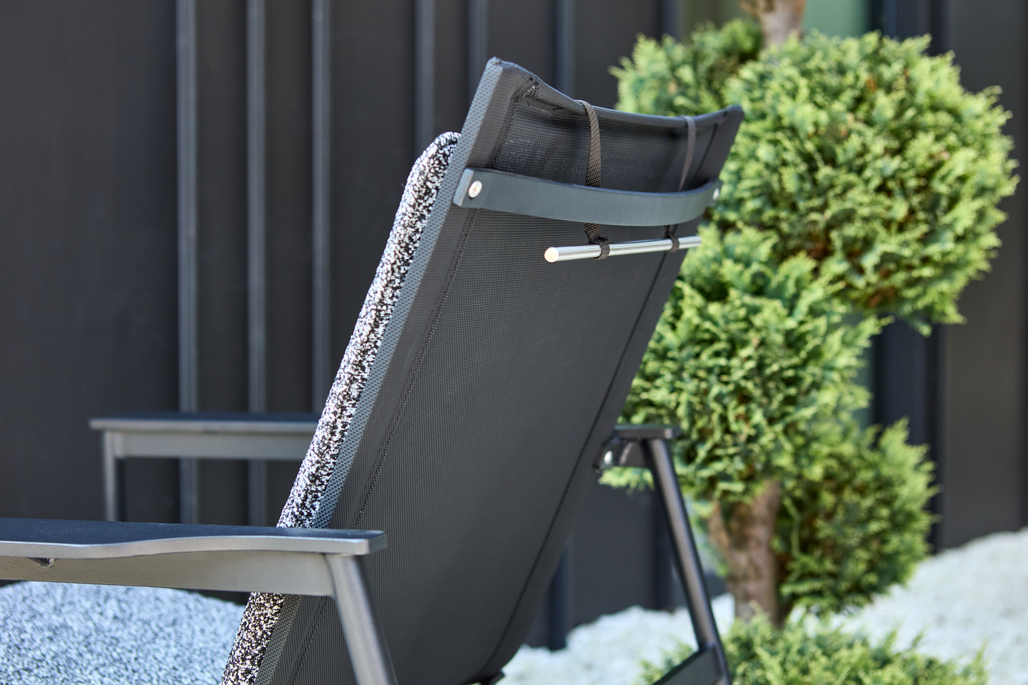 Soro loungefåtölj Svart/Teddy Ant, en produkt av hög kvalitet till bra pris från Ulfåsa möbler