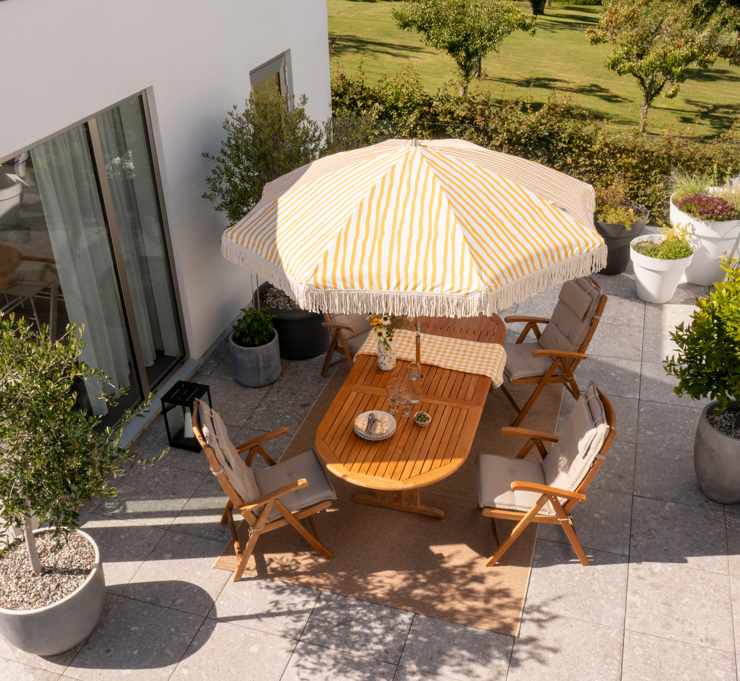 Gatsby parasoll Yellow Stripe, en produkt av hög kvalitet till bra pris från Ulfåsa möbler